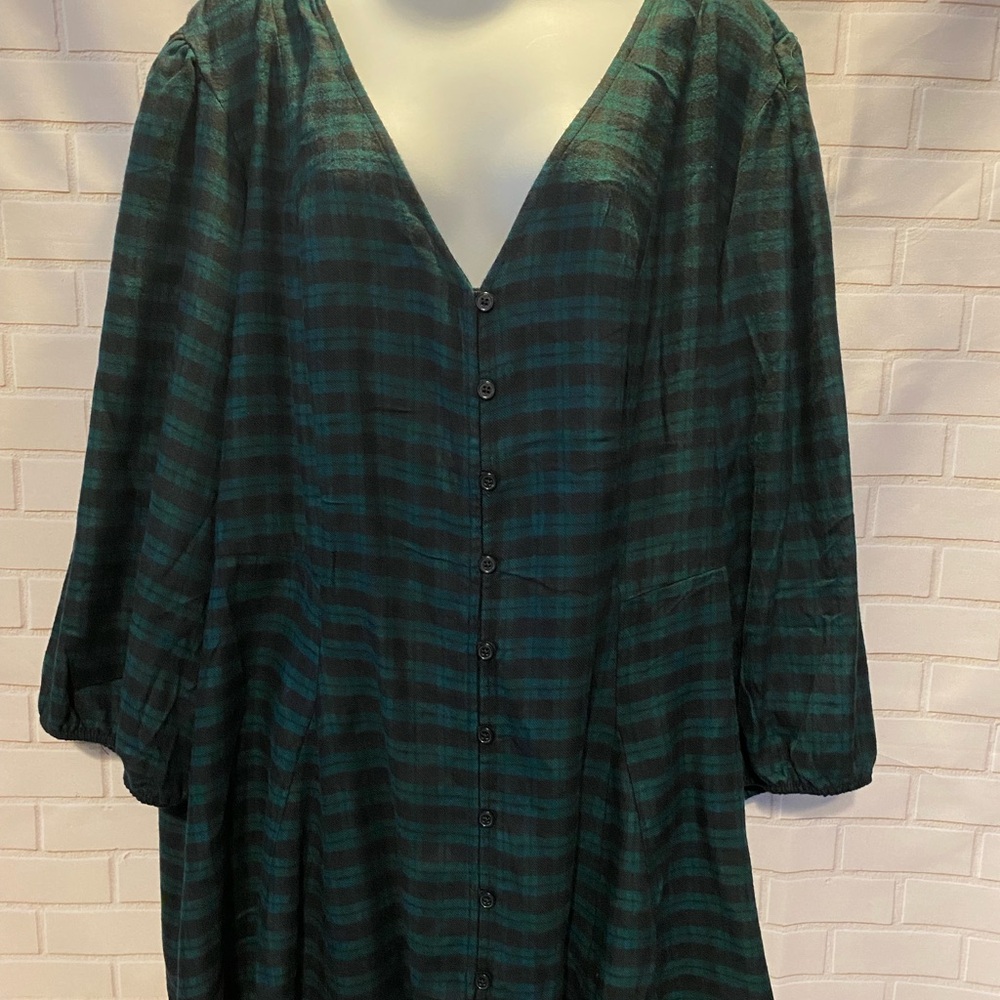 Torrid 4X Green and Black Plaid Fit and Flare flannel tunic